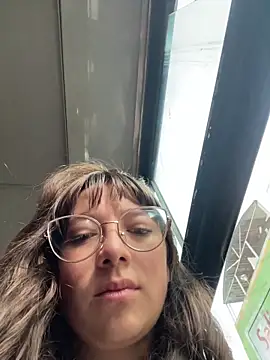 Snapshot of Engel_fiiree chatting on November 3, 2025, 11:55 am Engel fiiree online show from November 3, 2025, 11:55 am