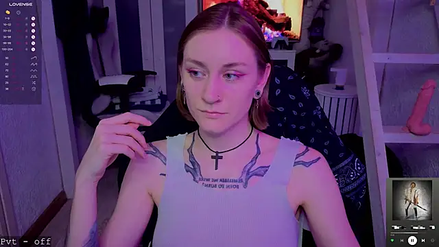 RetroMarie online show from November 13, 2025, 4:39 pm