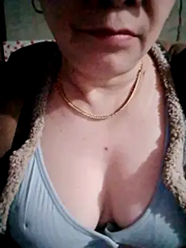 small-house123 online show from February 4, 2026, 12:44 pm