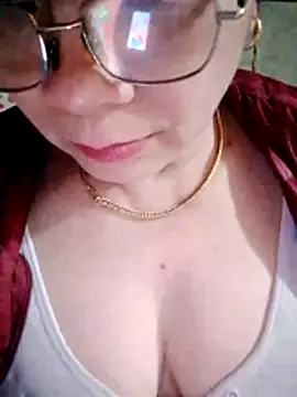 small-house123 online show from February 10, 2026, 1:10 am