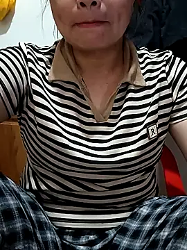 momo-ba online show from November 1, 2025, 9:44 am