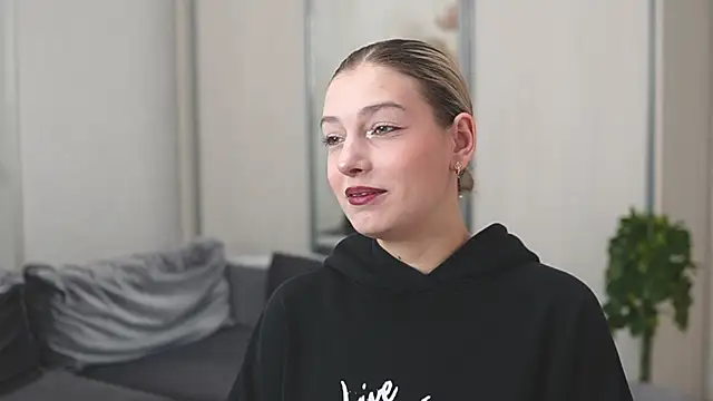 BlushVenom online show from November 7, 2025, 5:13 pm