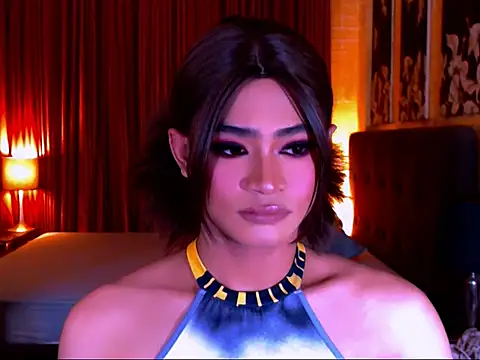 AthisaMooreTS online show from December 3, 2025, 8:07 pm