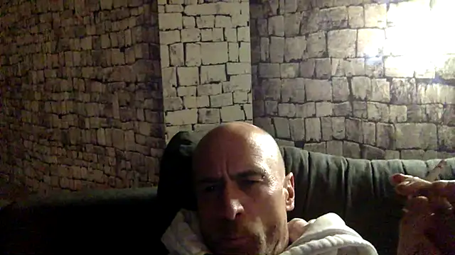 Snapshot of MR-MRS-SPICE chatting on December 1, 2025, 10:48 pm MR-MRS-SPICE online show from December 1, 2025, 10:48 pm