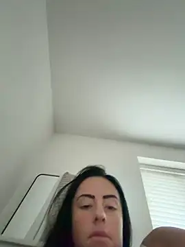 Snapshot of Bethrae25 chatting on June 16, 2026, 7:27 pm Bethrae25 online show from June 16, 2026, 7:27 pm