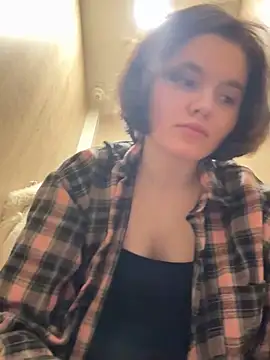 Xo Laura online show from February 4, 2026, 12:00 pm