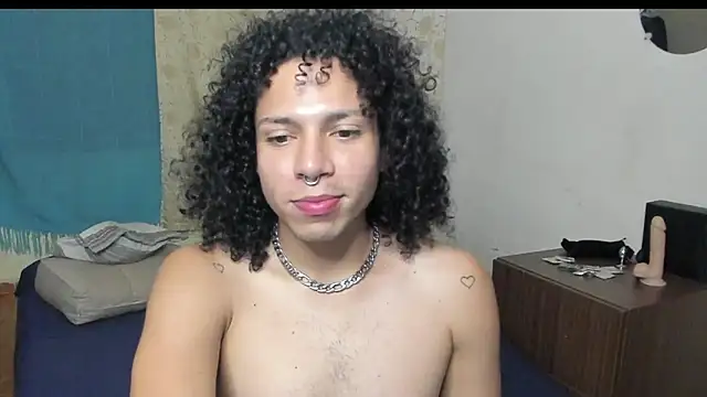 Snapshot of Angelwhitte chatting on November 6, 2025, 4:02 am Angelwhitte online show from November 6, 2025, 4:02 am