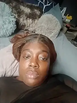 Snapshot of BiancaClarkson chatting on November 25, 2025, 5:57 pm BiancaClarkson online show from November 25, 2025, 5:57 pm