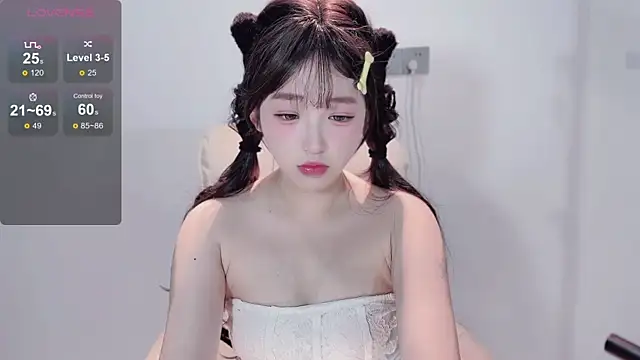 Yaiyigirl online show from November 21, 2025, 12:37 pm