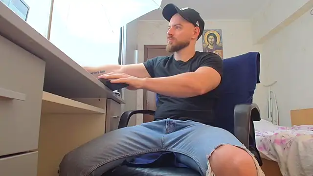Ryanstone  online show from May 20, 2026, 7:25 am