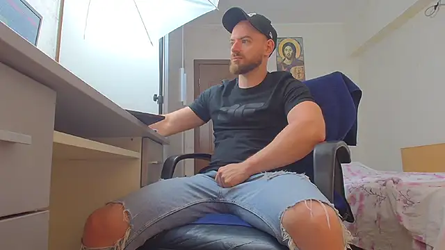 Ryanstone  online show from June 5, 2026, 3:13 am