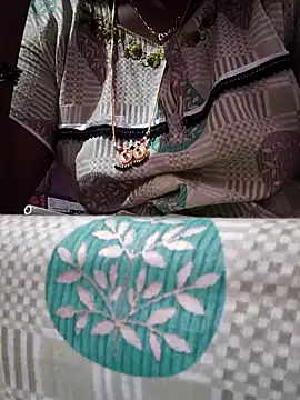 hyd couple7878 online show from November 16, 2025, 6:41 am