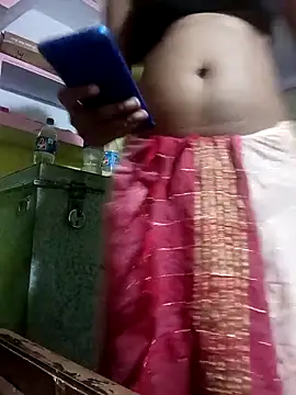 Snapshot of Soni_baby8 chatting on November 3, 2025, 6:31 pm Soni baby8 online show from November 3, 2025, 6:31 pm