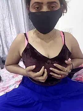 Aarti909090 online show from May 25, 2026, 12:11 pm
