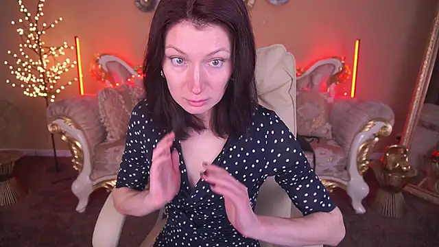 AmiraGoldd online show from March 6, 2026, 1:51 pm