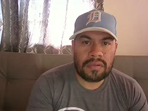 Snapshot of Ramses_36 chatting on June 27, 2026, 4:01 pm Ramses 36 online show from June 27, 2026, 4:01 pm