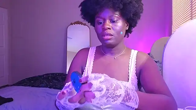 ladiosa selene online show from November 12, 2025, 4:35 am