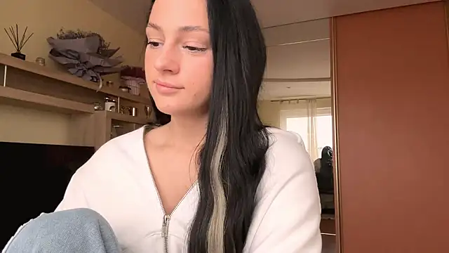 messystasy online show from November 8, 2025, 1:33 pm