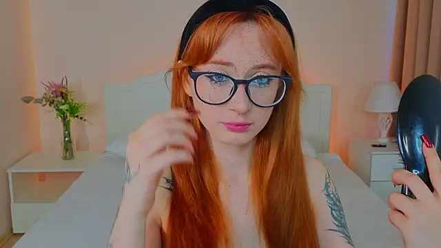 WICKEDEMBER online show from May 17, 2026, 1:58 am