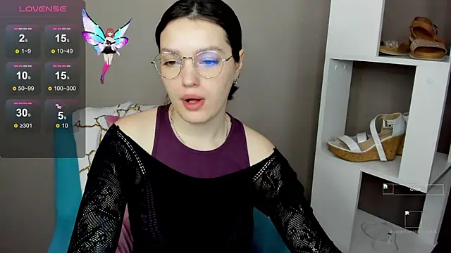 Snapshot of Karina_Kellyy chatting on November 16, 2025, 2:50 am Karina Kellyy online show from November 16, 2025, 2:50 am