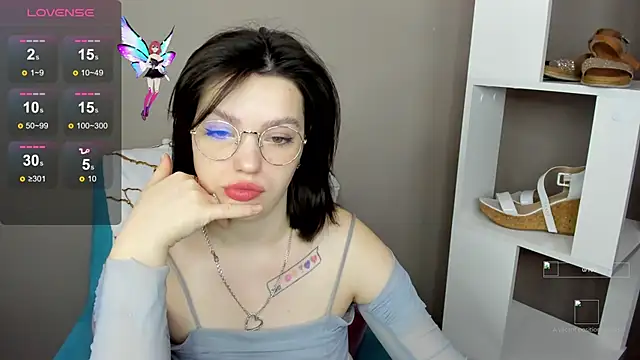 Snapshot of Karina_Kellyy chatting on November 20, 2025, 2:12 am Karina Kellyy online show from November 20, 2025, 2:12 am