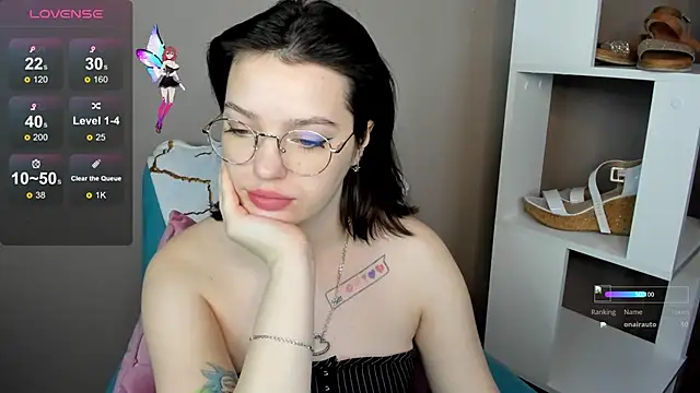 Snapshot of Karina_Kellyy chatting on November 21, 2025, 2:21 am Karina Kellyy online show from November 21, 2025, 2:21 am