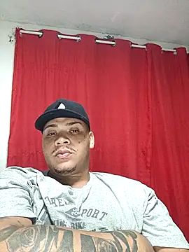 Snapshot of monicaquadro01 chatting on November 8, 2025, 5:18 am monicaquadro01 online show from November 8, 2025, 5:18 am