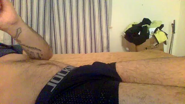 Snapshot of Camiin20 chatting on February 13, 2026, 8:05 pm Camiin20 online show from February 13, 2026, 8:05 pm