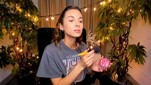 MelissaRyan online show from November 23, 2025, 1:44 pm