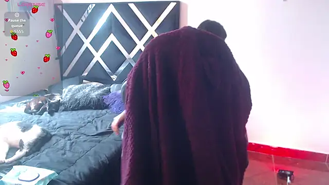 Zooee 01 online show from November 29, 2025, 2:20 pm