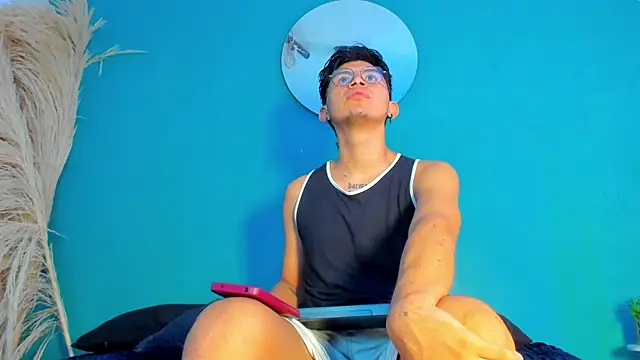 Snapshot of david_valiz chatting on November 8, 2025, 12:38 pm david valiz online show from November 8, 2025, 12:38 pm