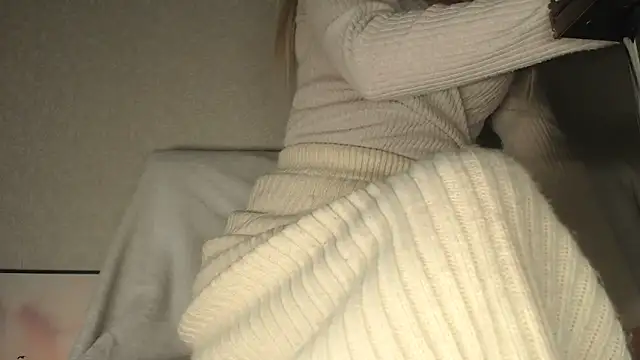 Snapshot of charm__me chatting on February 13, 2026, 9:55 pm charm me online show from February 13, 2026, 9:55 pm