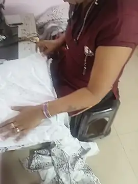 Snapshot of Lailamajnu1996 chatting on January 12, 2026, 5:34 am Lailamajnu1996 online show from January 12, 2026, 5:34 am