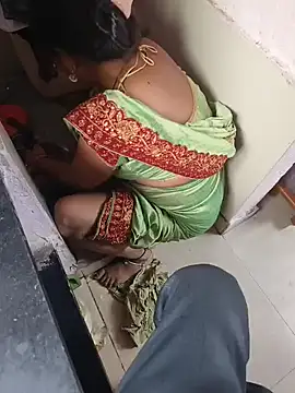 Snapshot of Lailamajnu1996 chatting on February 15, 2026, 11:52 am Lailamajnu1996 online show from February 15, 2026, 11:52 am