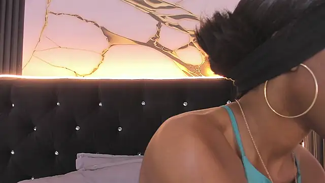 Mia Devereaux167 online show from February 20, 2026, 12:49 pm