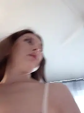 MelissaPinkiss online show from April 4, 2026, 1:30 pm