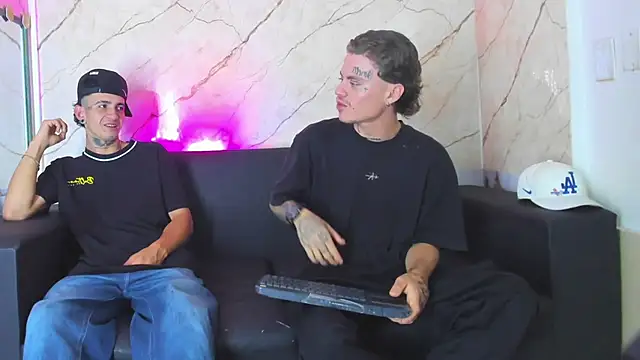 Snapshot of Kevinperlas chatting on November 8, 2025, 1:28 am Kevinperlas online show from November 8, 2025, 1:28 am