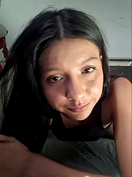 charlloteevans online show from November 4, 2025, 7:13 pm