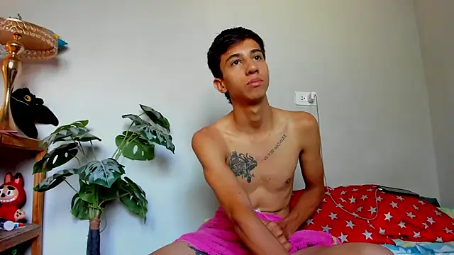 Snapshot of lucian_davii chatting on July 17, 2026, 1:29 pm lucian davii online show from July 17, 2026, 1:29 pm