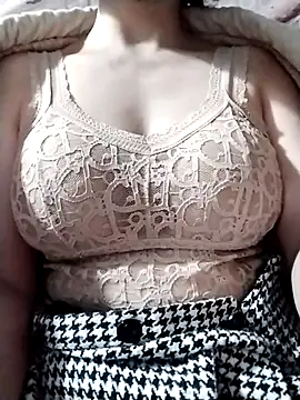 Niramiu online show from November 24, 2025, 5:12 pm