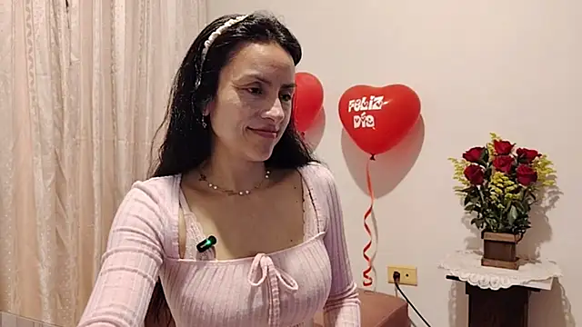 Snapshot of Bella_Exhibition chatting on February 15, 2026, 7:32 pm Bella Exhibition online show from February 15, 2026, 7:32 pm