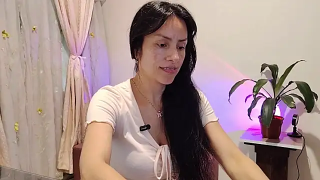 Snapshot of Bella_Exhibition chatting on February 21, 2026, 7:04 pm Bella Exhibition online show from February 21, 2026, 7:04 pm