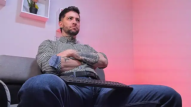 Supreme Alpha online show from November 7, 2025, 2:33 am