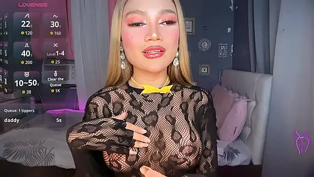 Tsfoxyangelx online show from June 17, 2026, 8:54 pm