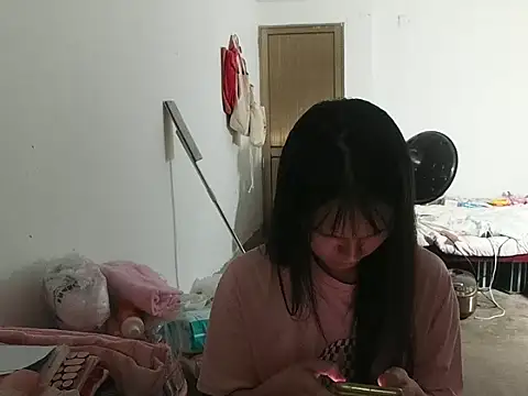 Snapshot of RebelAura chatting on July 15, 2026, 11:48 am RebelAura online show from July 15, 2026, 11:48 am
