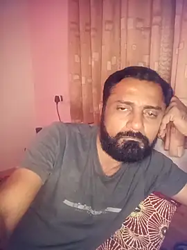 RubyEntity online show from November 25, 2025, 5:46 pm