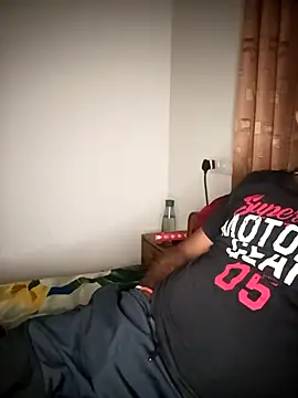 RubyEntity online show from December 18, 2025, 6:14 pm