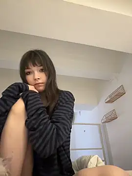 Lissssssa online show from April 19, 2026, 1:21 pm