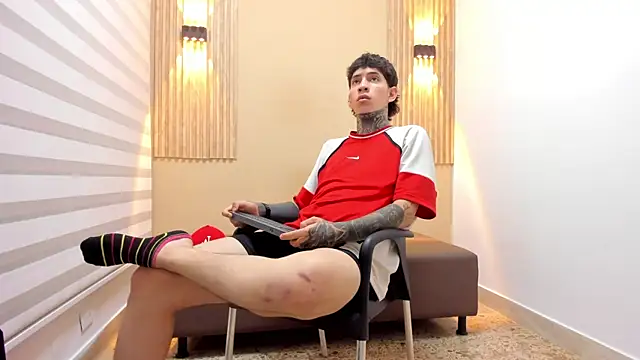 DANTE ARMSTRONG online show from November 12, 2025, 3:51 am