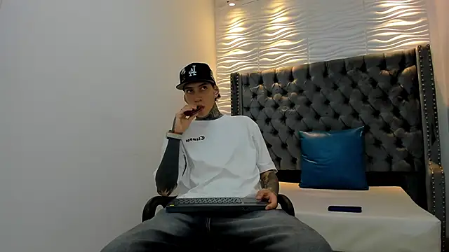 DANTE ARMSTRONG online show from January 9, 2026, 3:42 am